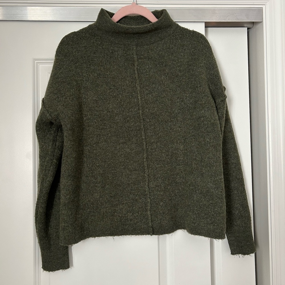 Universal Thread - Women’s (XS) Mock Neck Sweater